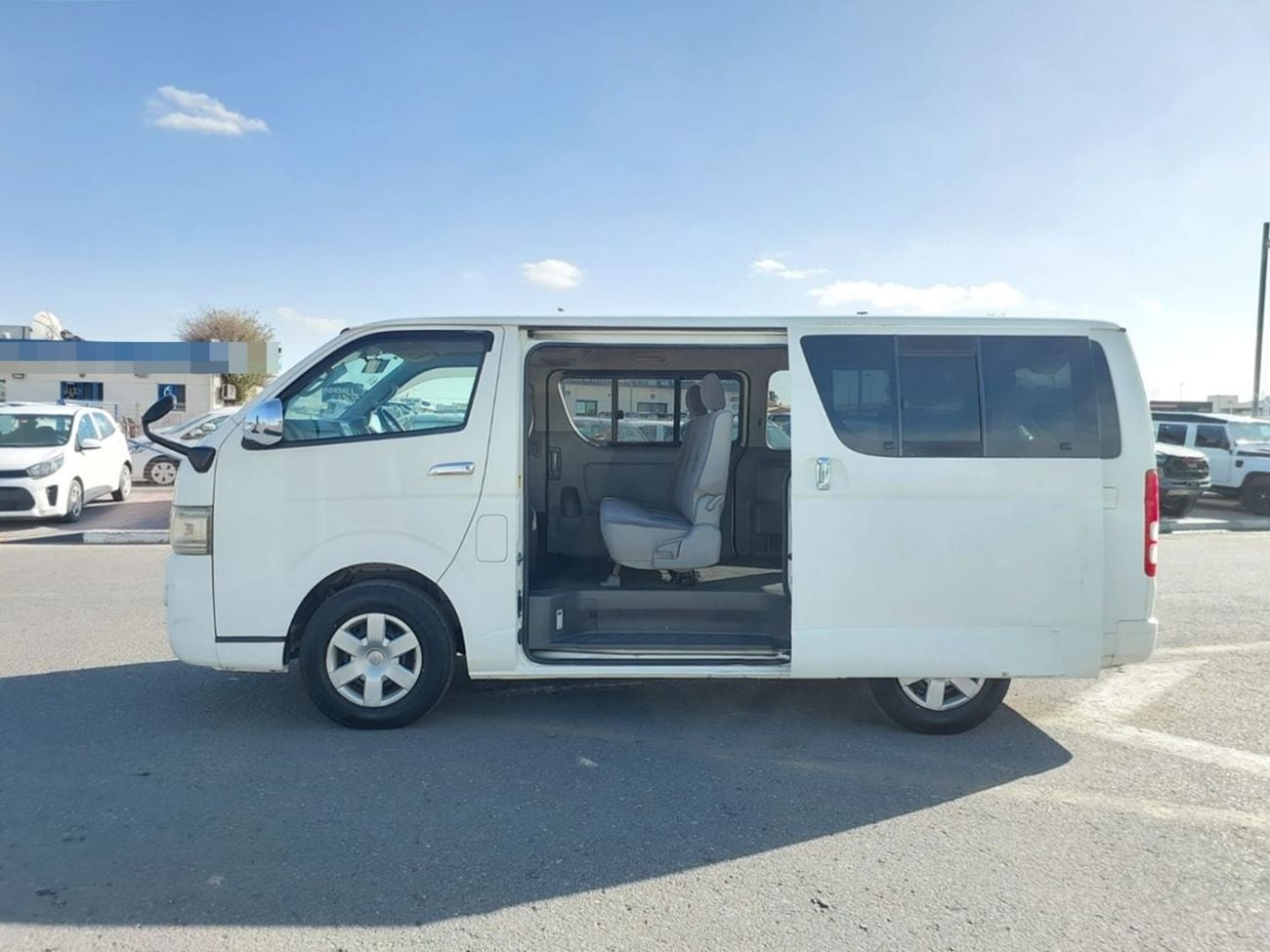 Toyota Hiace TOYOTA HIACE VAN RHD 2007 MODEL 2.0 L PETROL AUTOMATIC(PM69704)