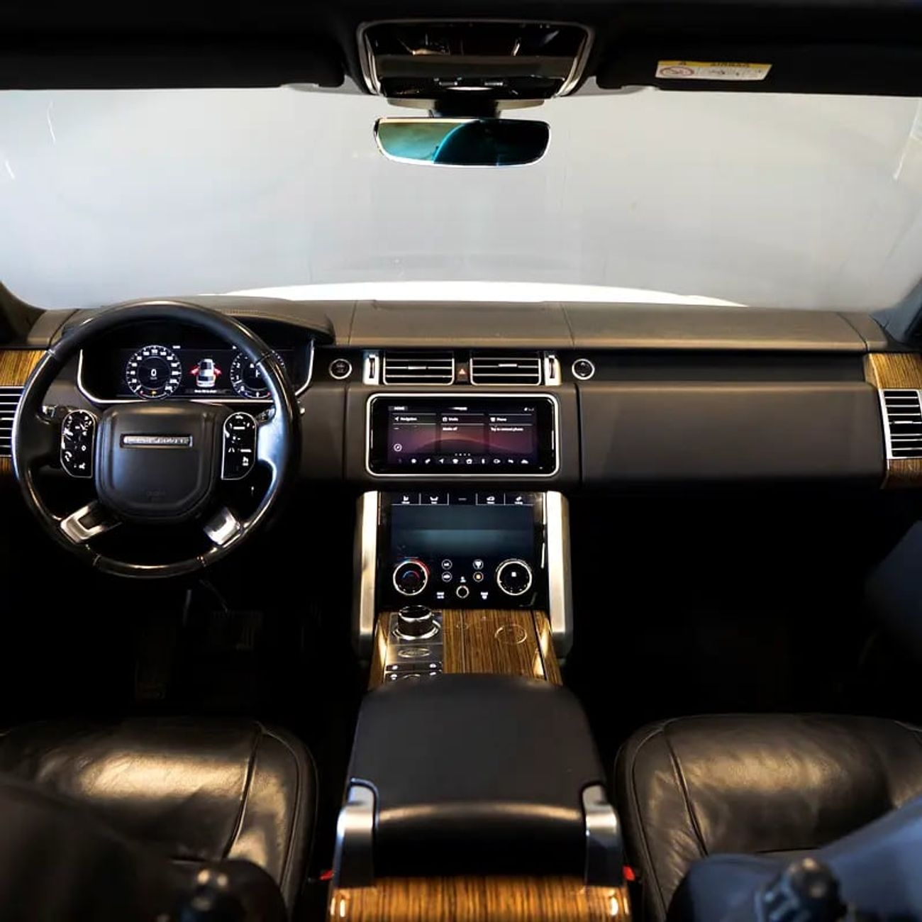 Land Rover Range Rover Vogue 5.0L AED 2,682 pm • 0% Downpayment • Range Rover Vogue Supercharged • 1 Year Warranty