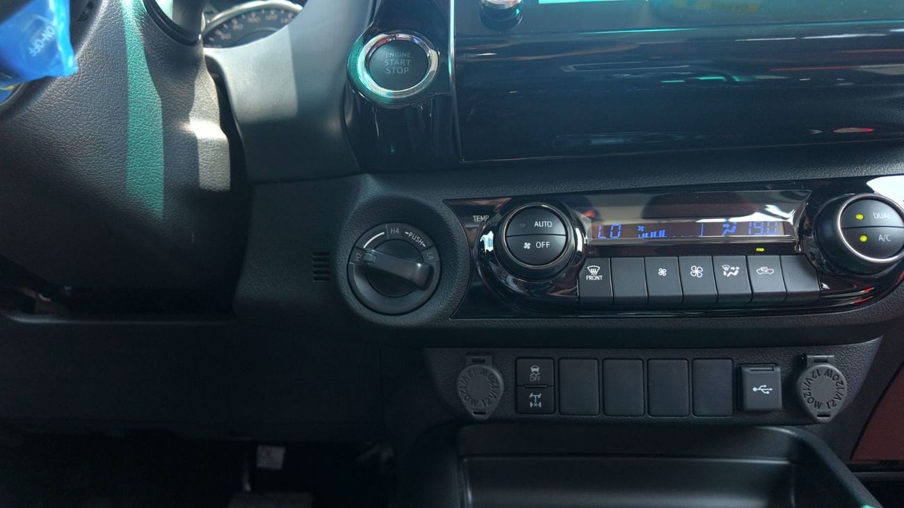 تويوتا هيلوكس  TOYOTA HILUX SR5 4.0 V6 4WD A/T 2026