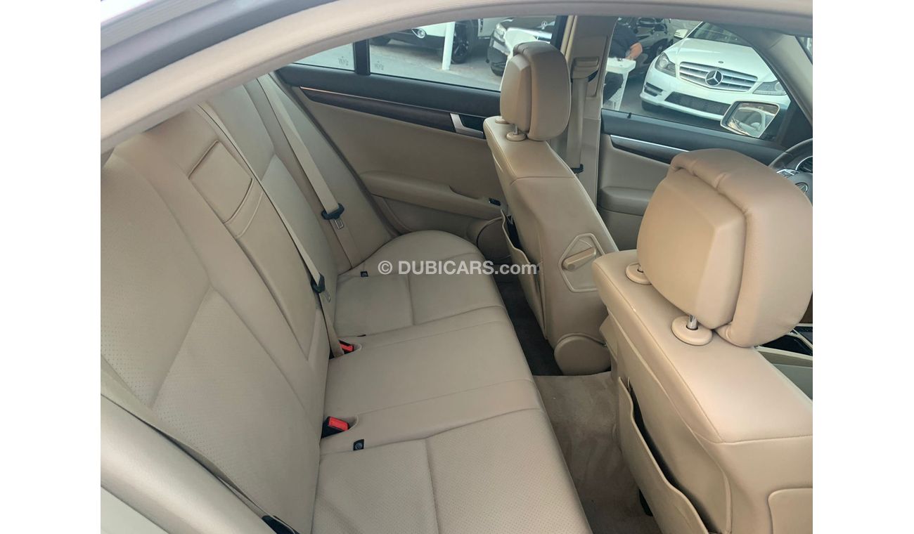 Mercedes-Benz C 200 Mercedes C200_2013_GCC_Excellent_Condihion _Full option