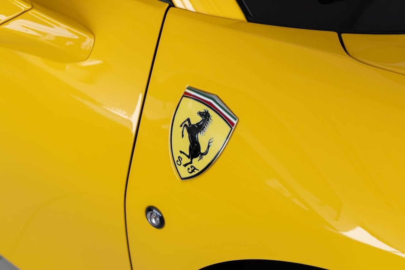 Ferrari F8 Spider STD 3.9T V8 Ferrari F8 Spider 2022 | Pristine | Fully Carbon Interior &amp; Exterior | Carbon Steeri