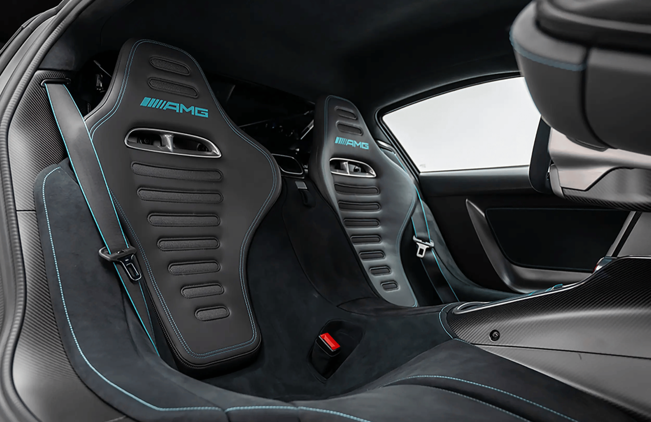 Mercedes-Benz AMG One 1.6L V6 Twin-Turbocharged + 4 eMotors