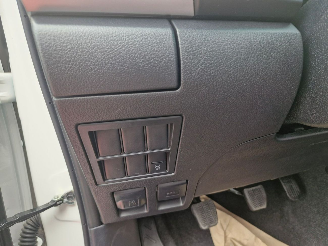 تويوتا هيلوكس GLX 2.7L Double Cab Utility 4WD M/T