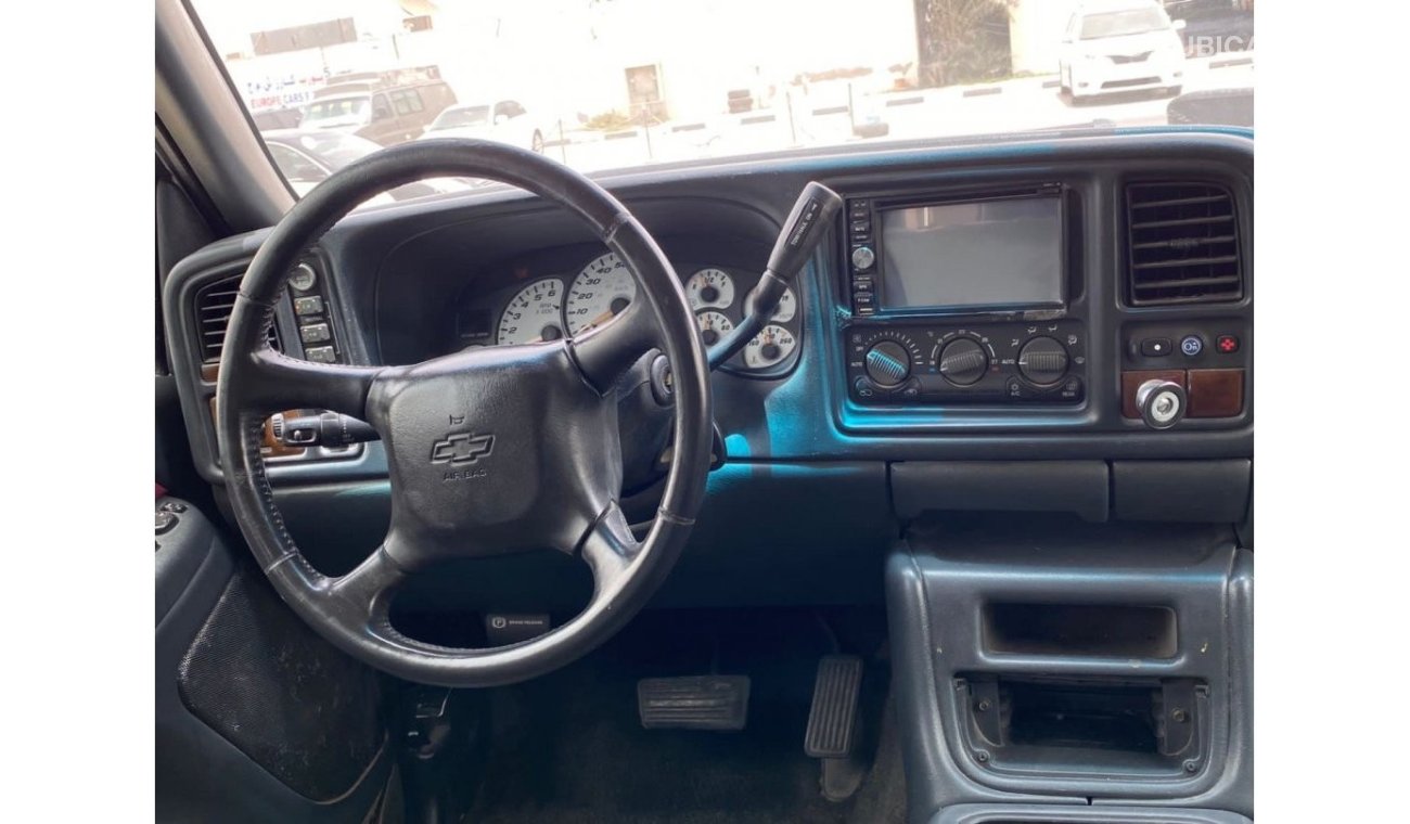 Chevrolet Avalanche 2002 model imported 8 cylinder