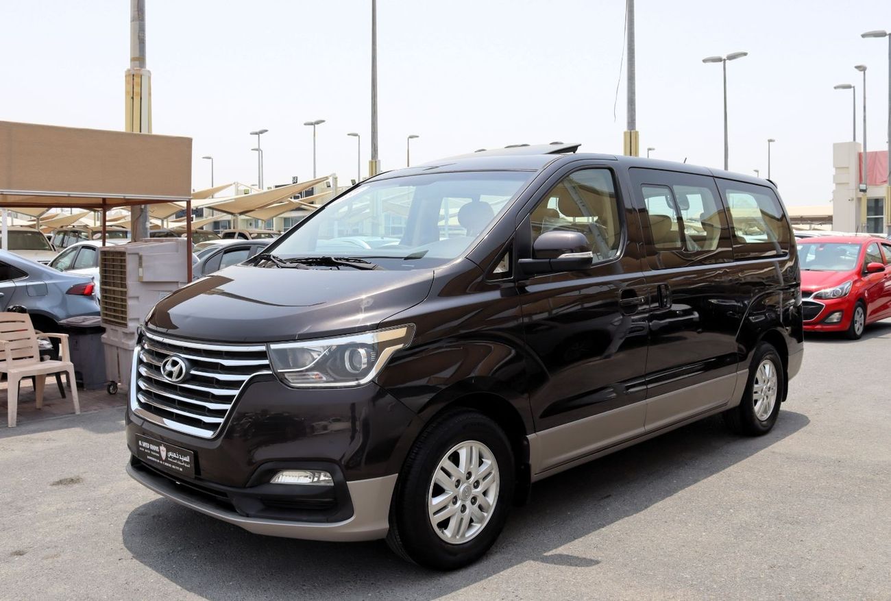 هيونداي H-1 متوسط المواصفات خالية من الحوادث - خليجي - فتحتين سقف - رقم واحد الفل - بحالة الوكالة من الداخل والخ