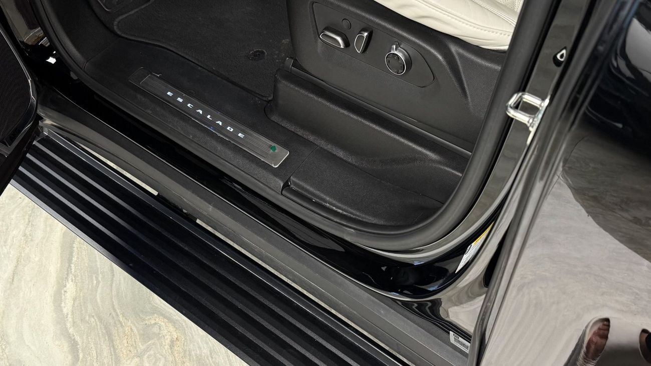 كاديلاك إسكالاد Cadillac Escalade 600 - 6 Seats - 2025 - Warranty & Service