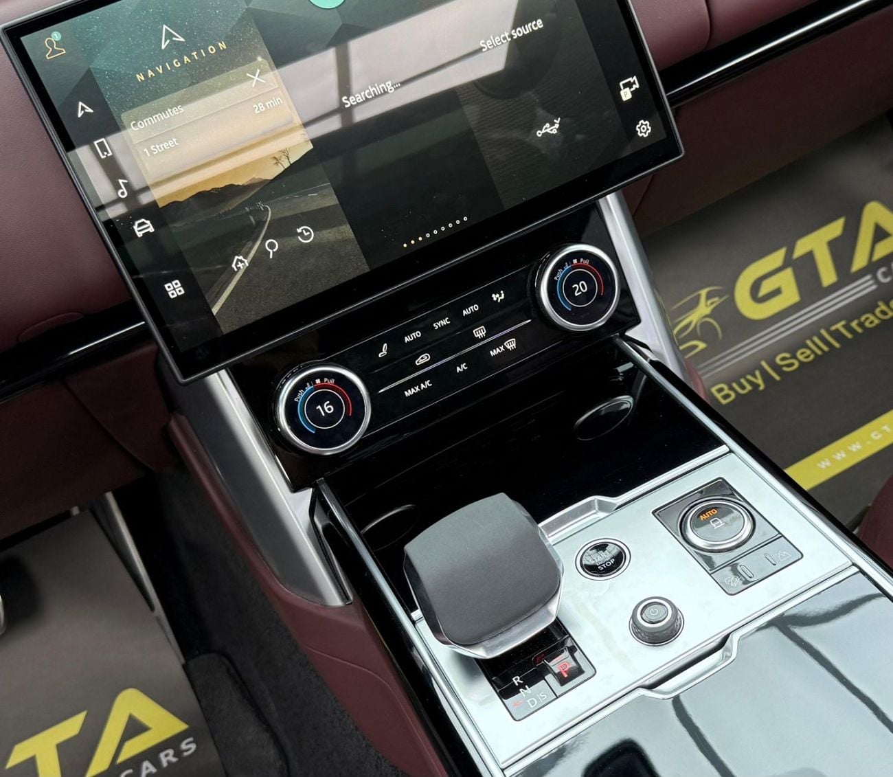 Land Rover Range Rover HSE P530 4.4L 2023 Range Rover Vogue P530 HSE, 2028 Range Rover Warranty + Service Pack, GCC