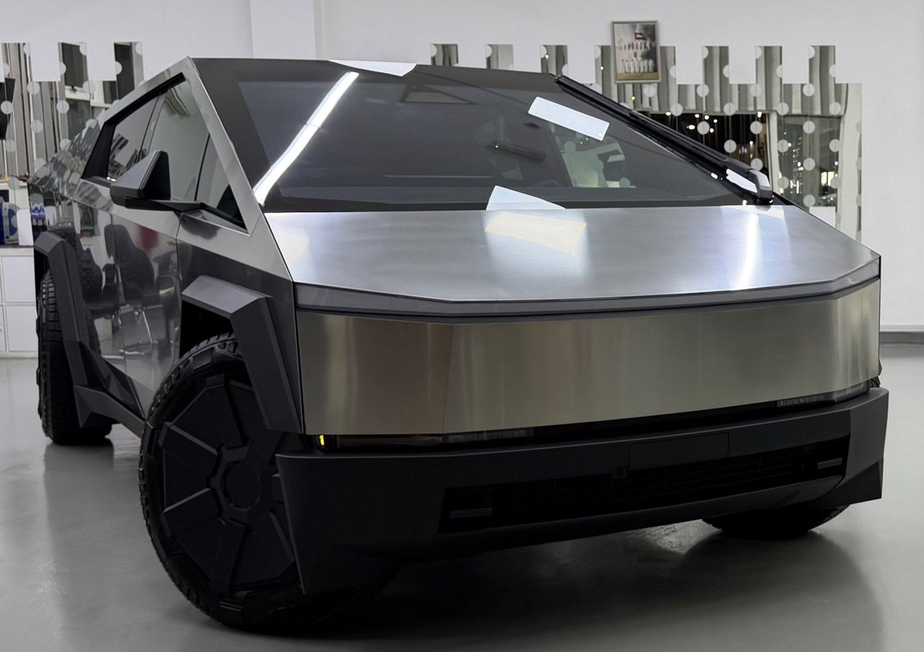 Tesla Cybertruck Foundation Series .. 3 motor