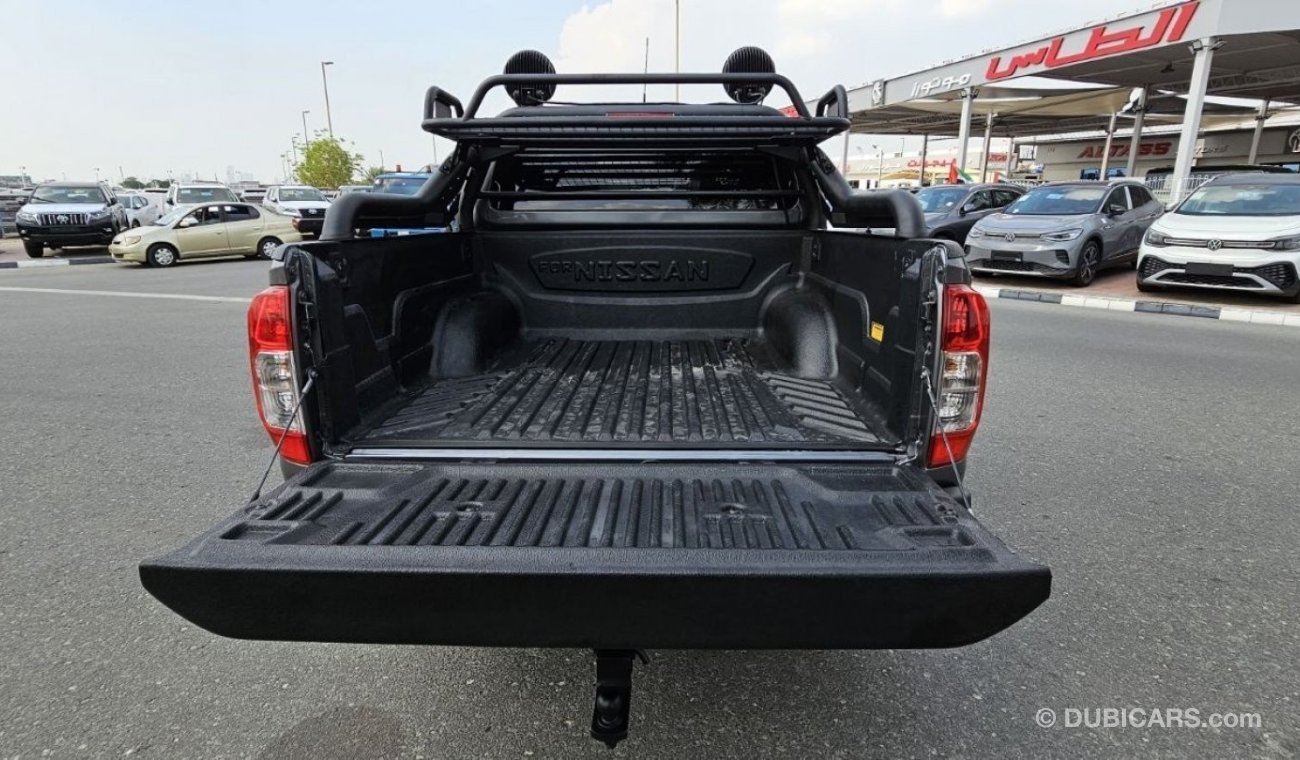 Nissan Navara SPORTS BAR WITH PROJECTED LIGHTS | RIGHT-HAND-DRIVE | TRAILER HITCH