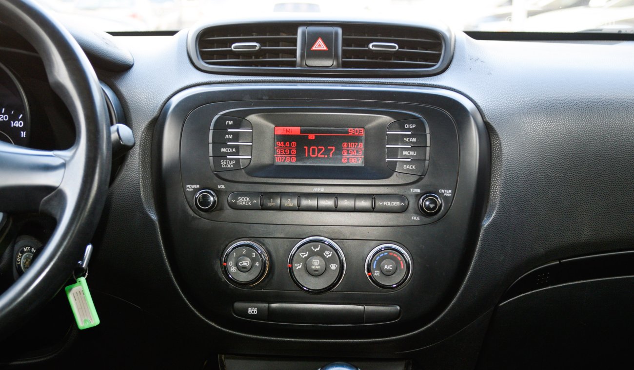Kia Soul Model 2015 Gulf 1600 CC, white color inside black, fog lights, FM radio, in excellent condition, you