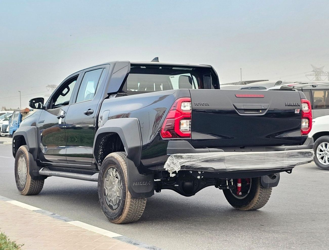 Toyota Hilux HILUX 2.8 GR-S 4WD AT RADAR WIRELESS CHARGER   BSM MY2025