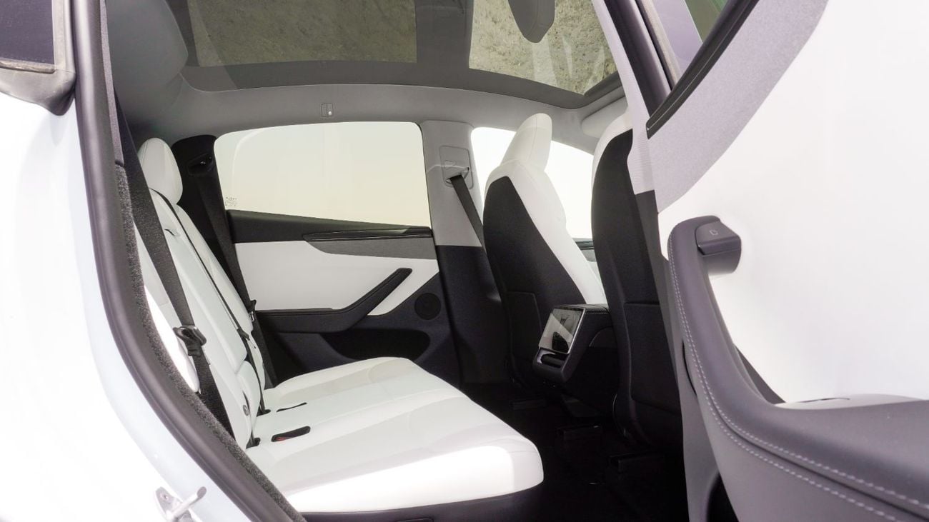 تسلا موديل Y Tesla Model Y Long Range Version/20 Inches AWD .Export Price.