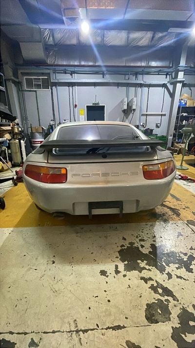 Porsche 928
