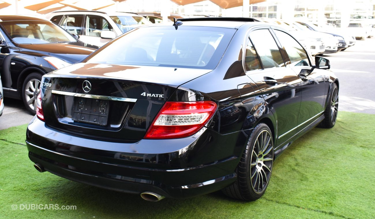 Mercedes-Benz C 300 Model 2011, American import, leather hatch, cruise control, wheels, sensors, screen, camera, in exce