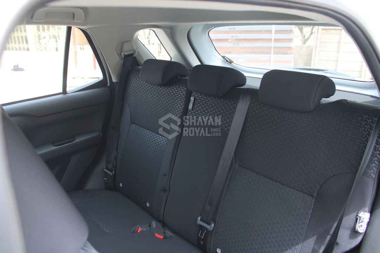 تويوتا ريز LHD 1.2L E FWD PETROL 2024MY (EXPORT ONLY)