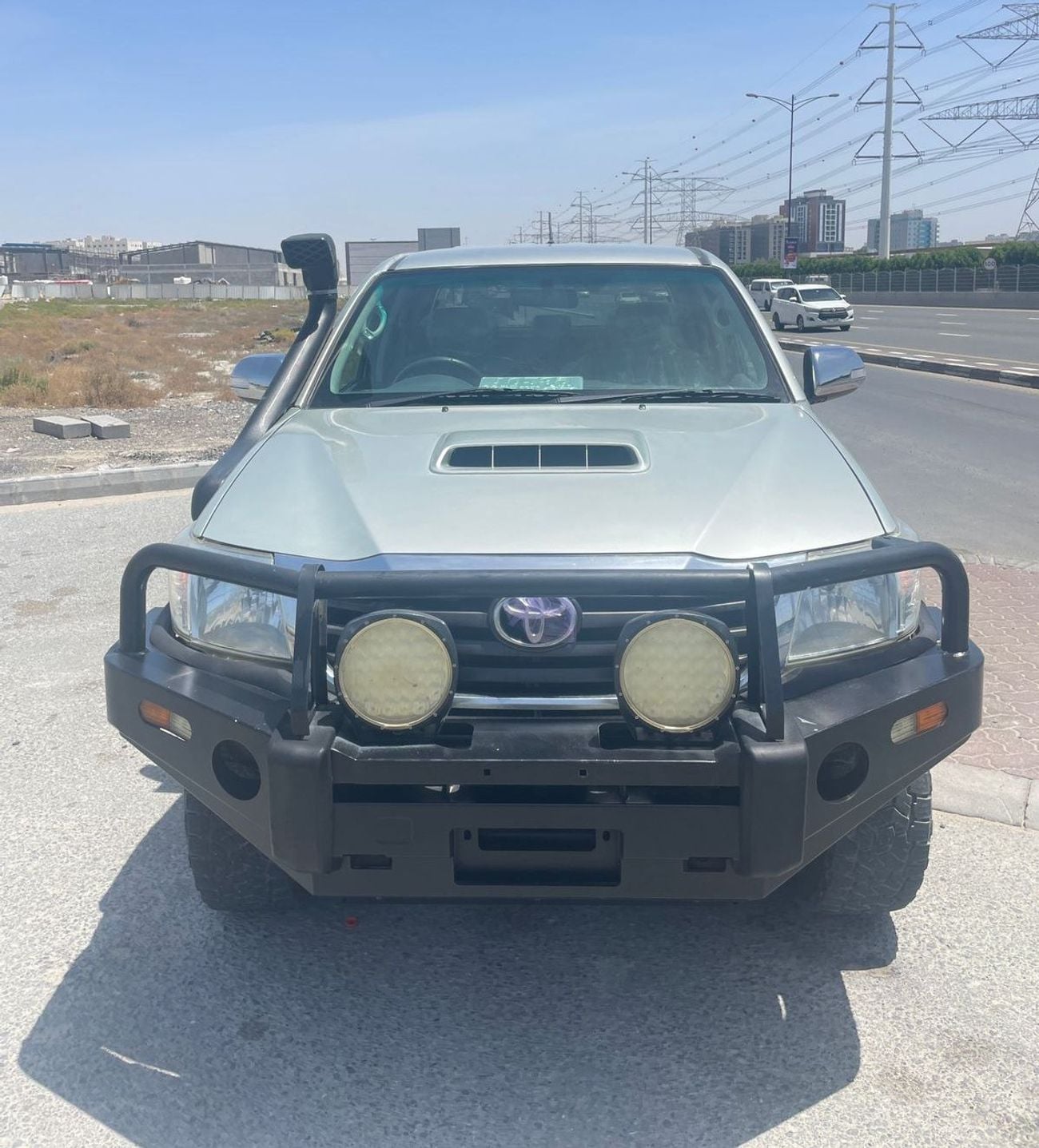 تويوتا هيلوكس diesel engine ,3.0 liter ,manual gear ,right hand drive