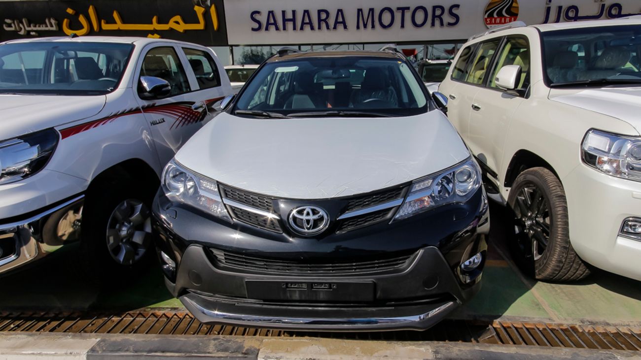جديدة تويوتا راف ٤ 2015 للبيع في دبي - 43483