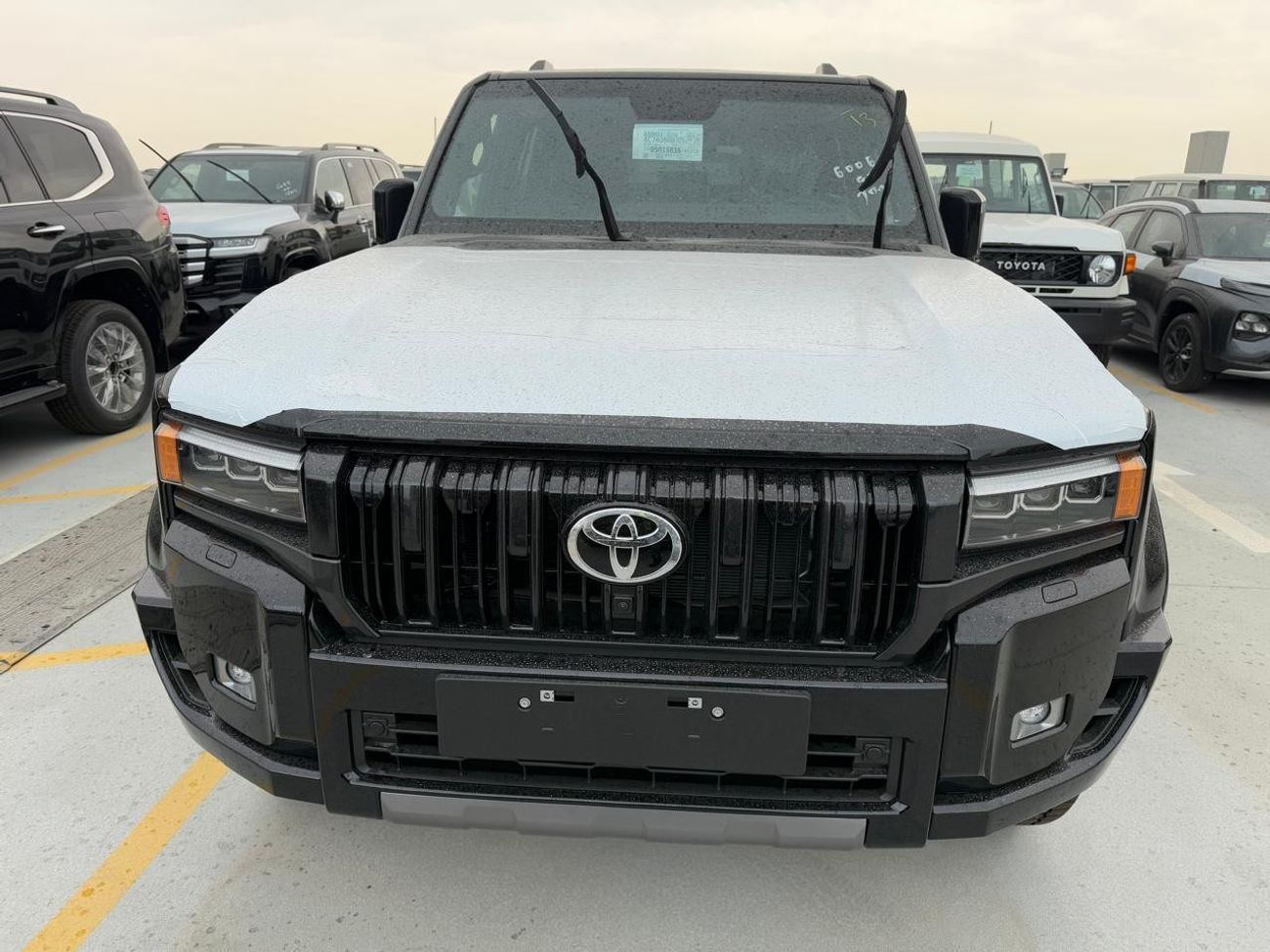Toyota Prado VXR TOYOTA PRADO LUXURY PLUS 2.8L DIESEL FULL OPTION(EXPORT TO WEST AFRICA ONLY)