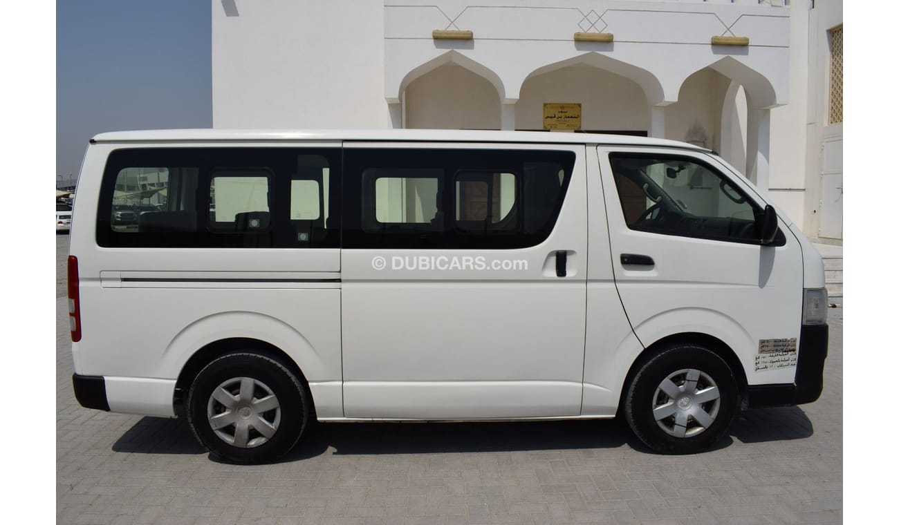 Toyota Hiace GL - Standard Roof Toyota Hiace Std Roof Bus 13 seater, model:2015. Excellent condition