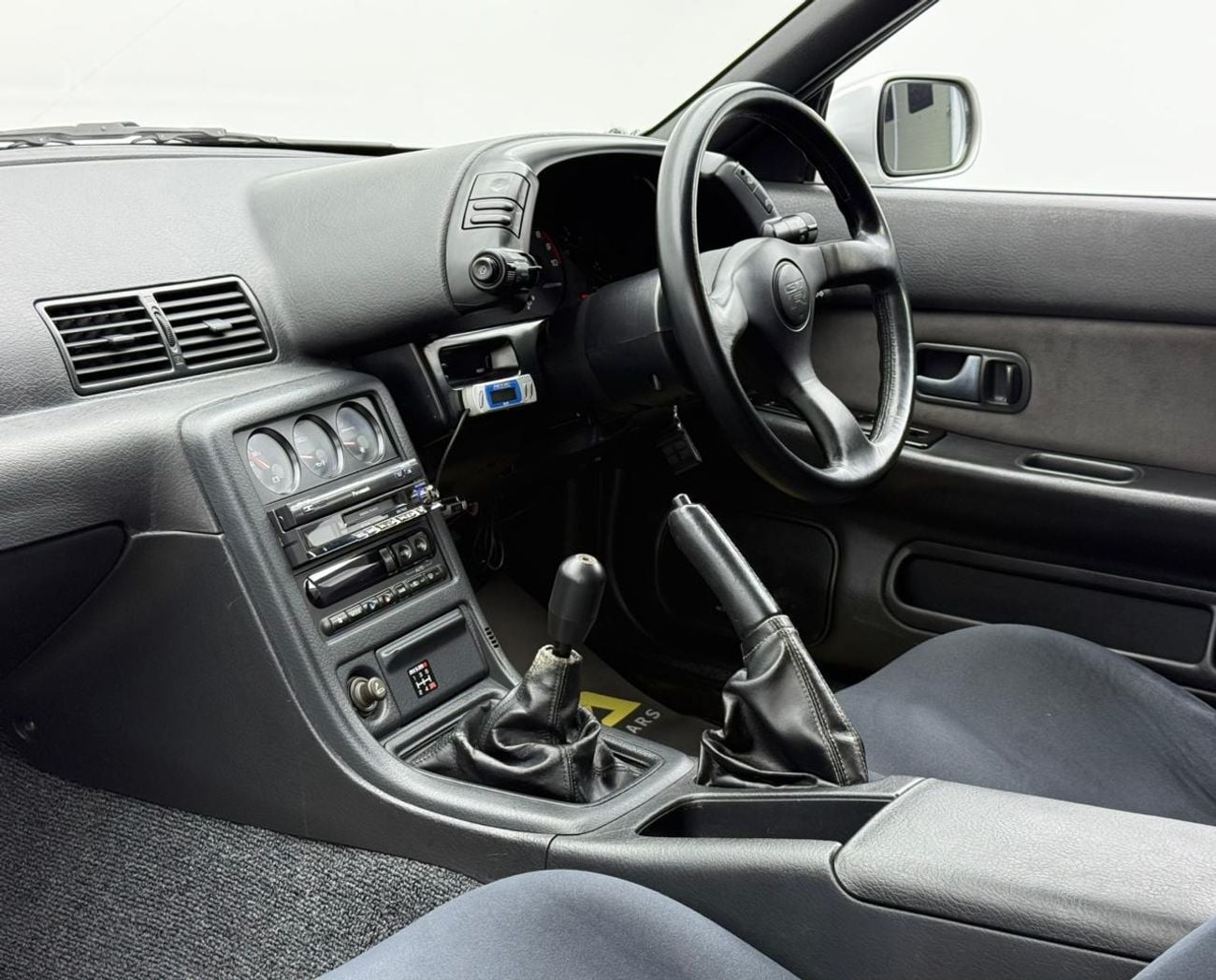 نيسان سكايلاين 1993 Nissan Skyline GT-R ,Full Service history ,Excellent Condition ,GCC