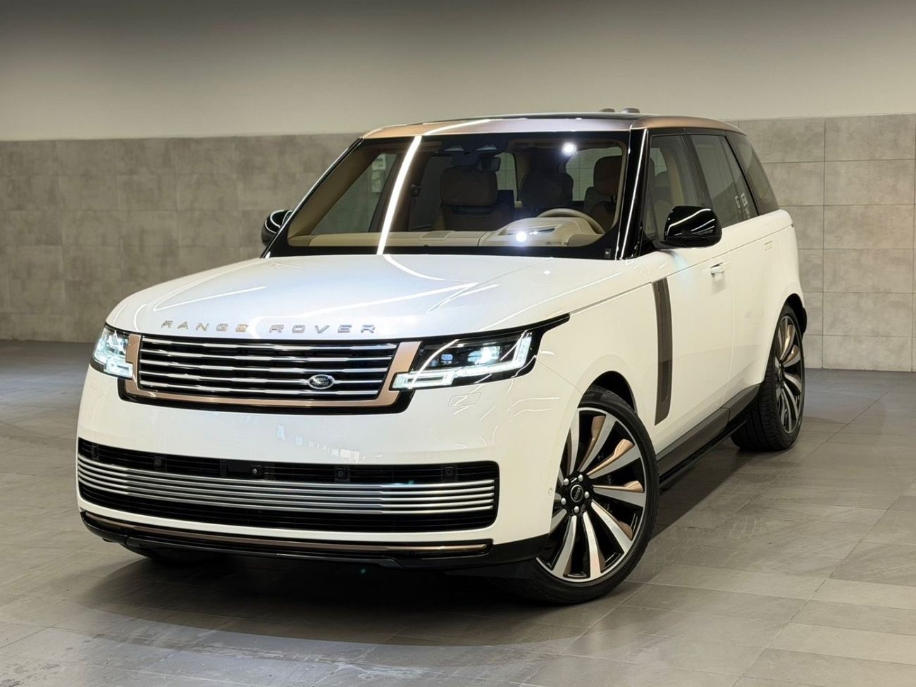 Land Rover Range Rover LWB SV P615 4.4L