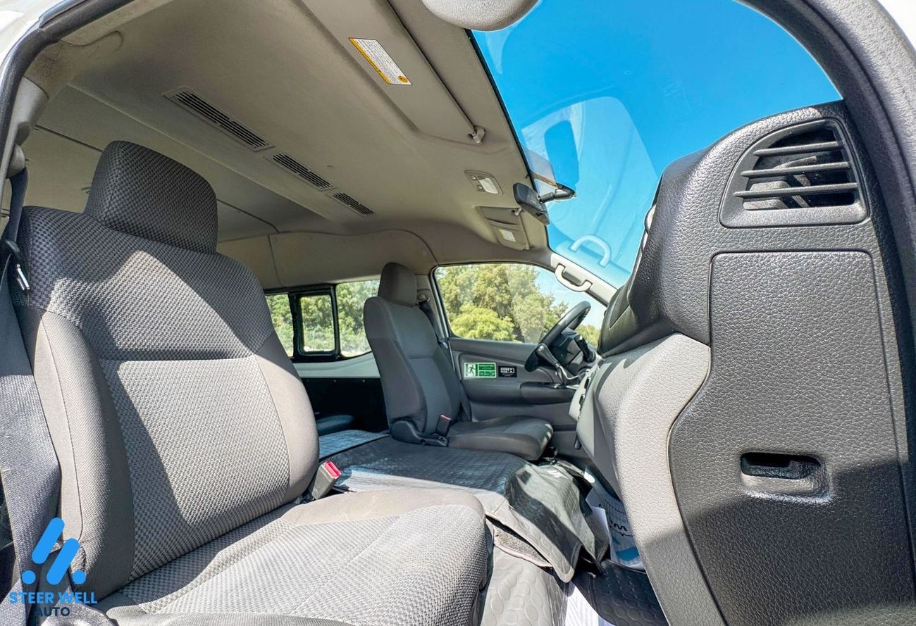 Nissan Urvan 2021  NV350 2.5L RWD HB 13 Seater - Good Performance - GCC Specs - Book now!