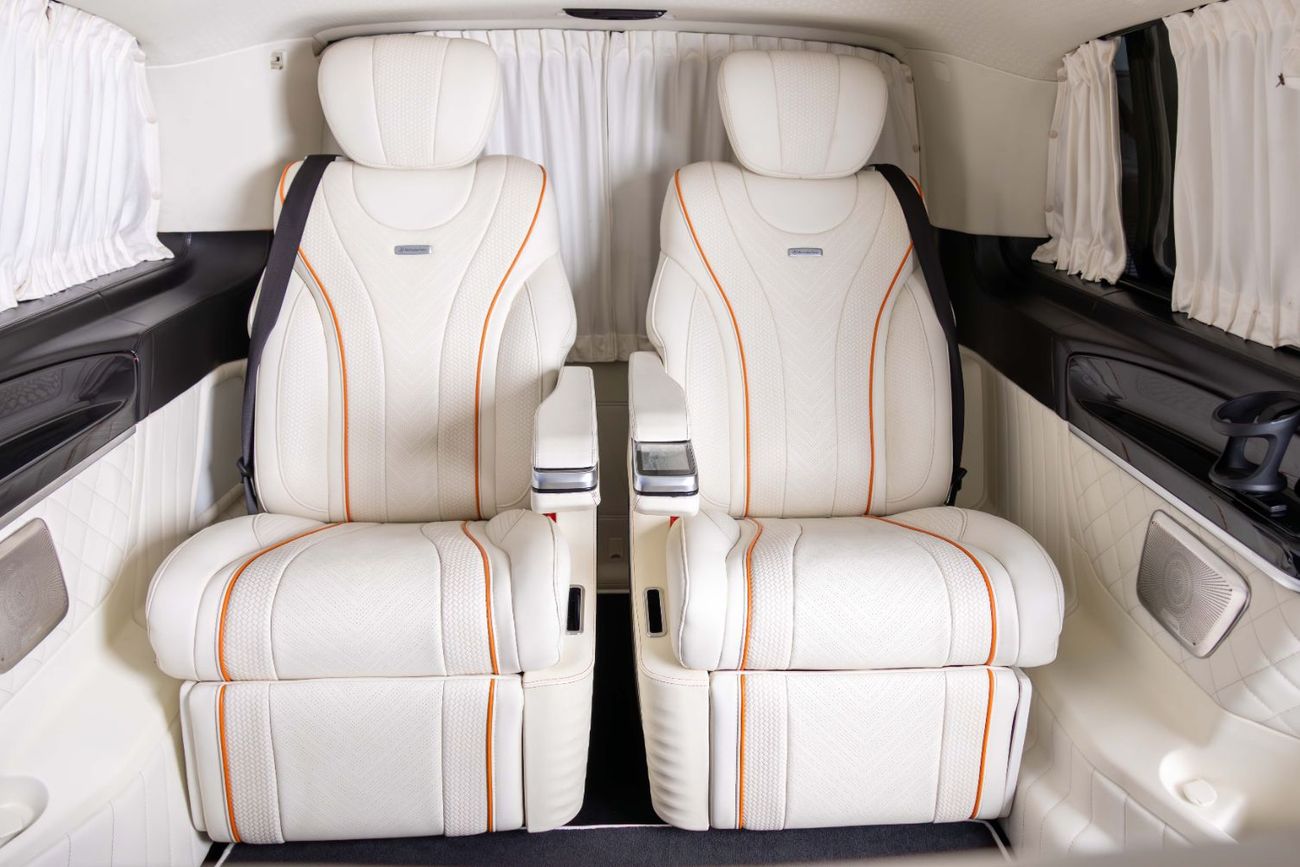 Mercedes-Benz V 250 Std 2.1L VIP-Star Light System-Low Mileage-Maybach Wheels-Rear Seats Entertainmen