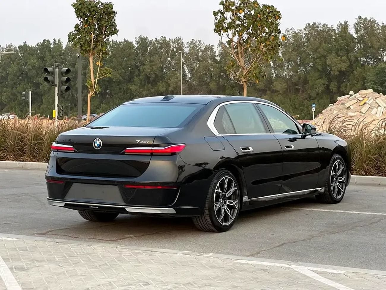 BMW 735i MASTERCLASS PURE EXCELLENCE BMW 7 Series 735 2025 GCC specs