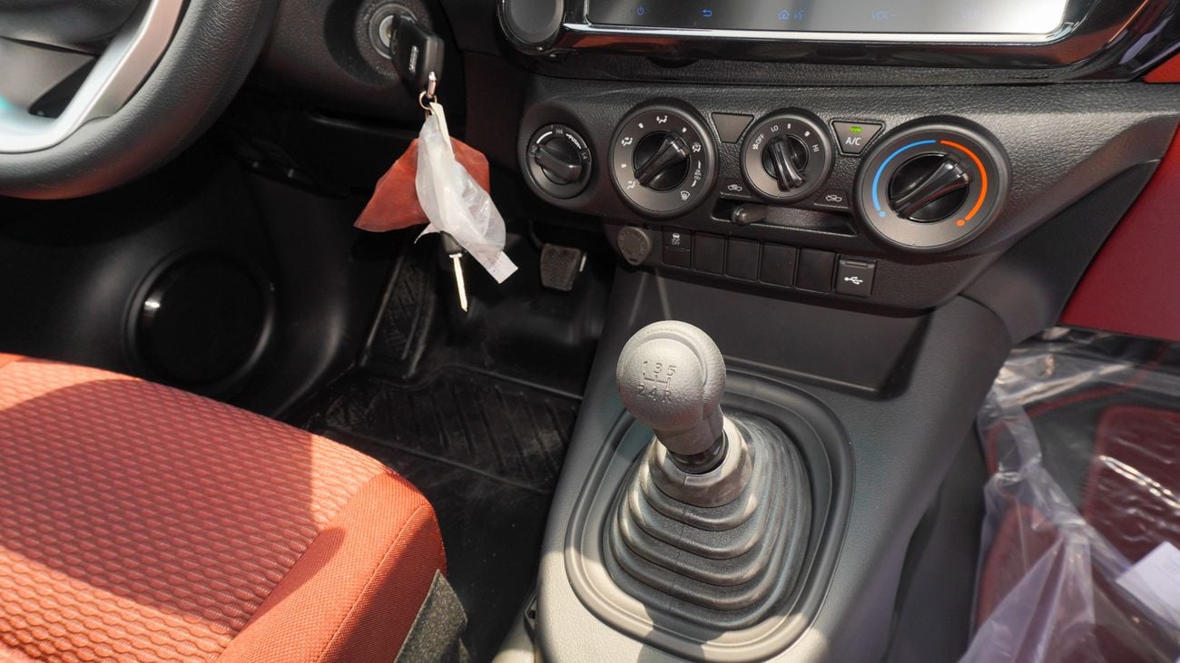 Toyota Hilux 2.7L 4WD Single Cabin M/T