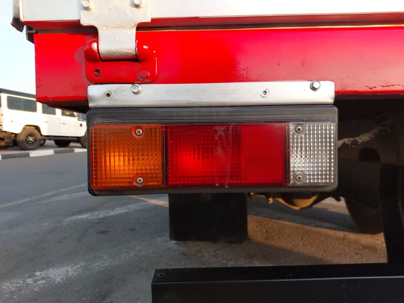 ميتسوبيشي فوسو كانتير MITSUBISHI CANTER TRUCK RHD 1996 MODEL 4.5 L DIESEL MANUAL(PM23015)