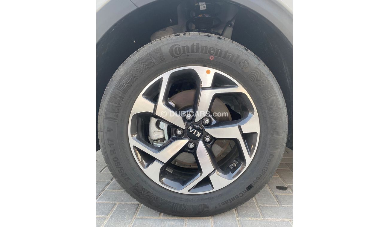 Kia Sportage (GCC 1.6 ) very good condition without accident original paint