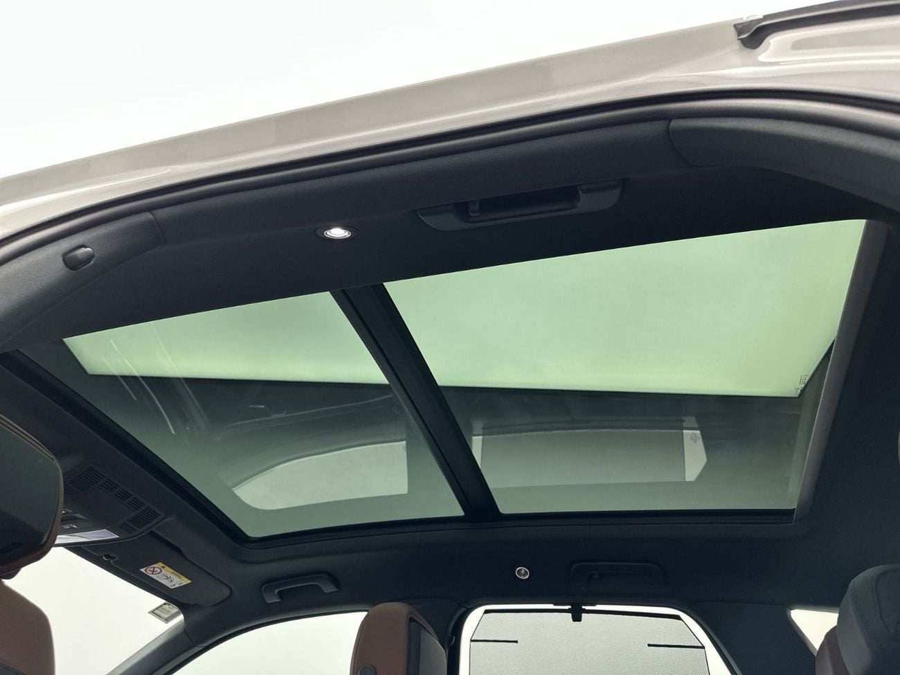 فولكس واجن طوارق 3.0T TL (340 HP) Touareg Elegance (Ref#02784) - 51,100 AED SAVINGS from New Car