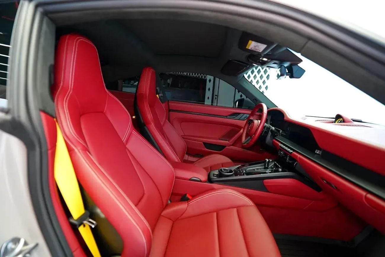 Porsche 911 CARRERA GTS
