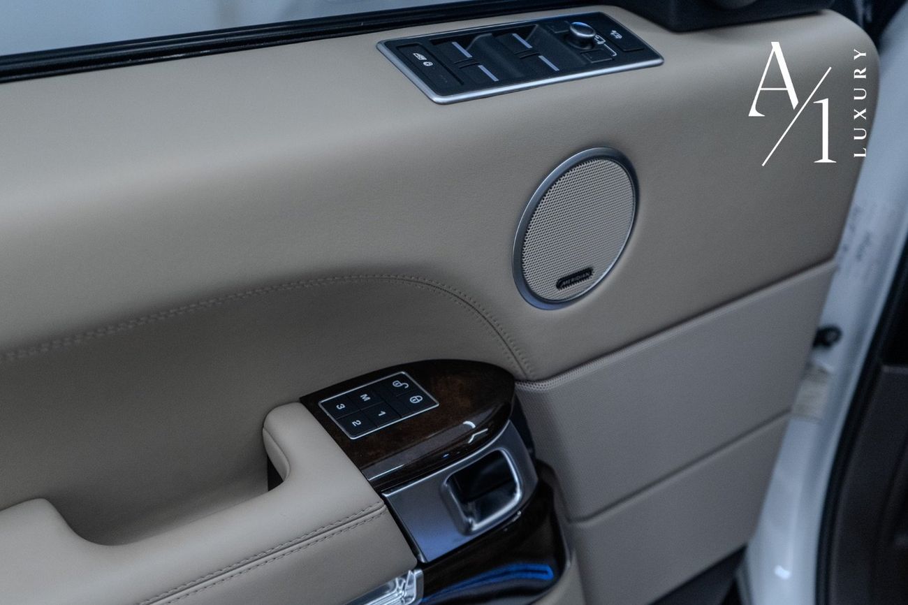 Land Rover Range Rover Evoque 2016 Range Rover Vogue SE, Full Service History, Excellent Condition, GCC Spec