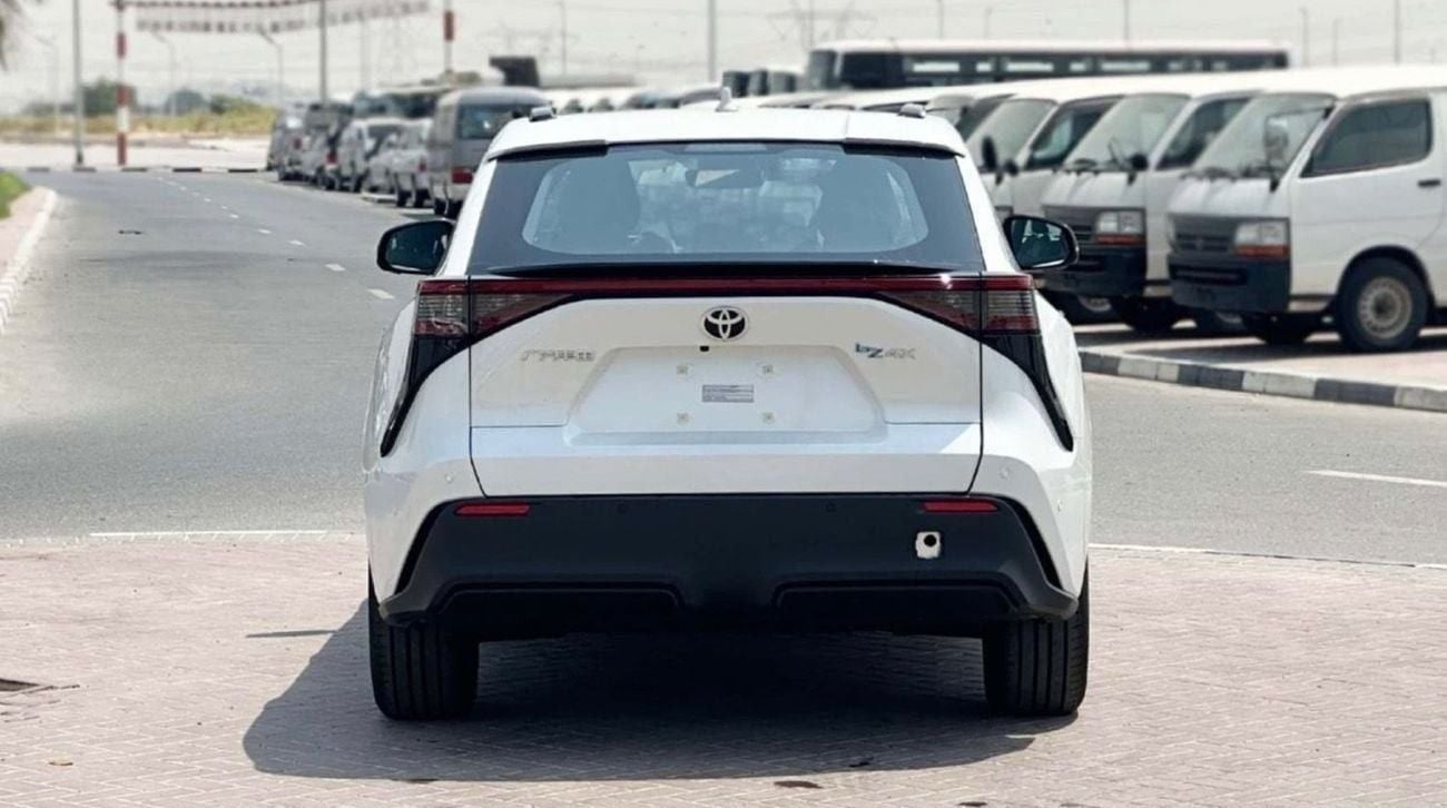 تويوتا bZ4X TOYOTA BZ4X FULL EV LONG RANGE 615km FULL OPTION 2WD WITH AUTO PARK