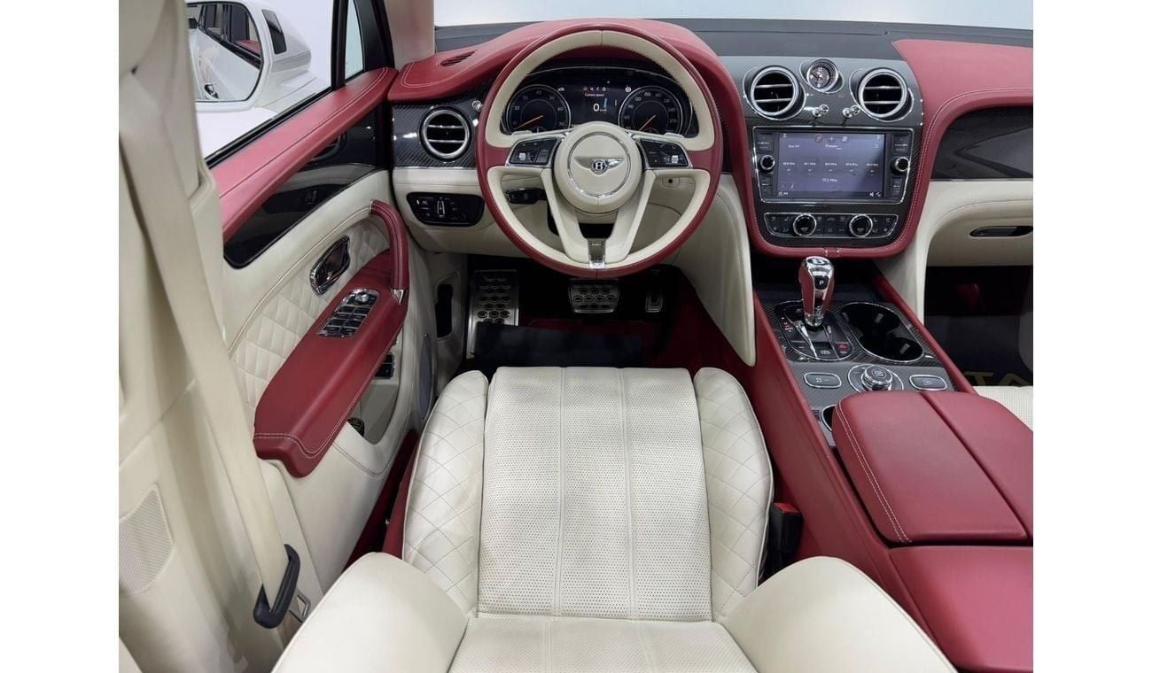 Bentley Bentayga V8 2019 Bentley Bentayga V8, Warranty, Carbon Fiber Package, Full Options, Low Kms