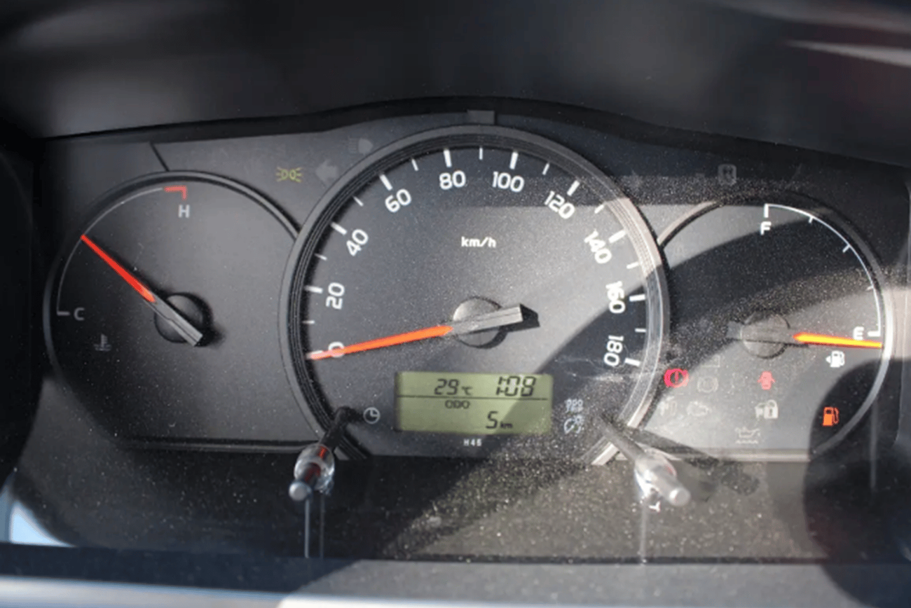 Toyota Hiace ECTWFR008 – 2025 Toyota Hiace Passenger Van – High Roof – Old Shape – 2.7L Petrol Manual – White – 1