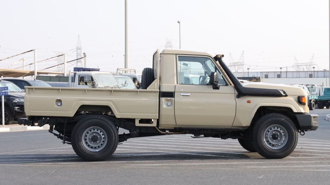 Toyota Land Cruiser Pick Up Std 4.0L Single Cab Utility 4WD