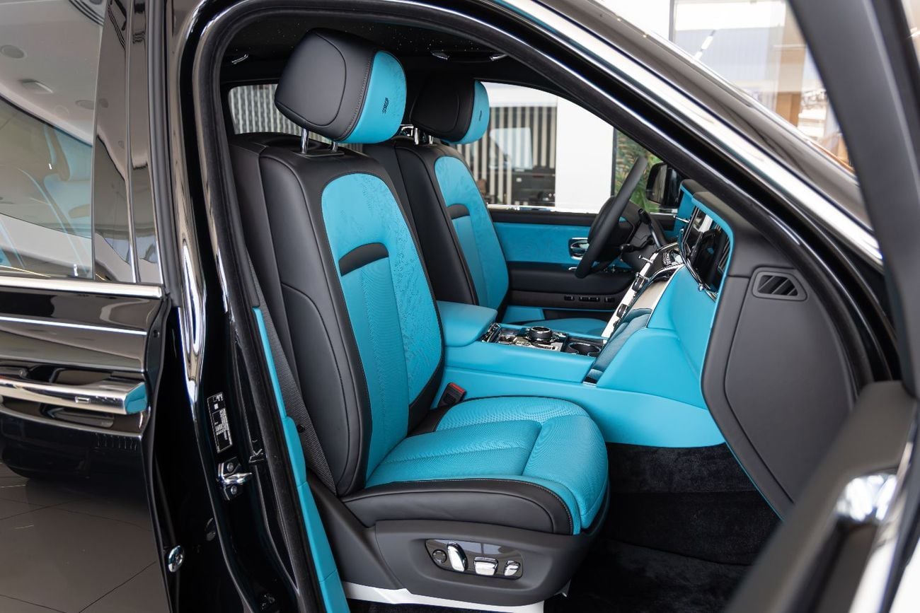 Rolls-Royce Cullinan ROLLS-ROYCE CULLINAN | SILVER BADGE | FULL OPTIONS | BESPOKE SOUND SYSTEM | EUROPEAN SPECS | 2026