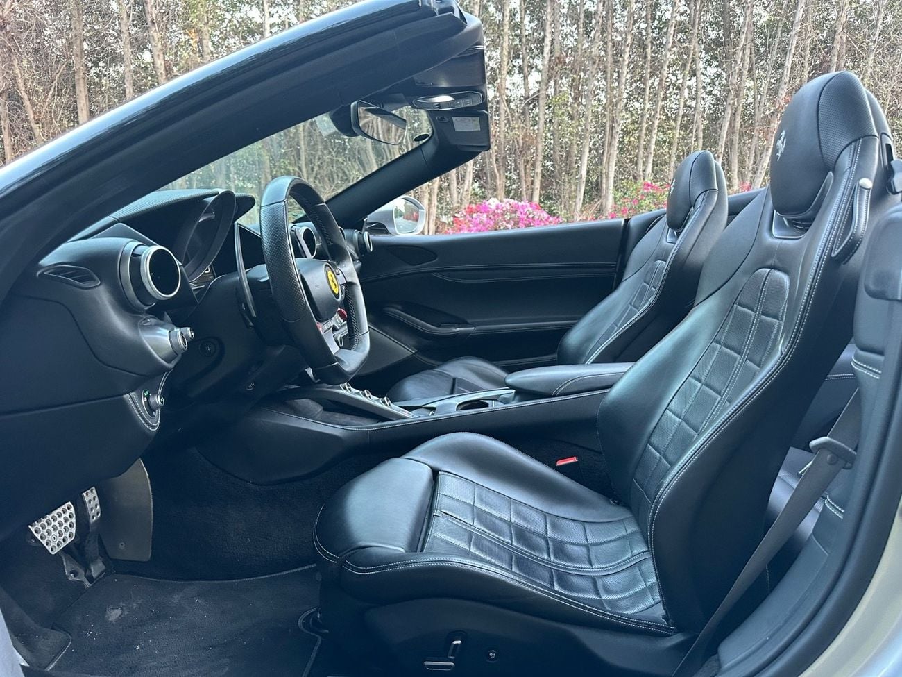 Ferrari Portofino 2022 Ferrari Portofino M | European Specs | 3.9L V8 Twin-Turbo | 612 HP | Hard Top | 18,000 KM | Per