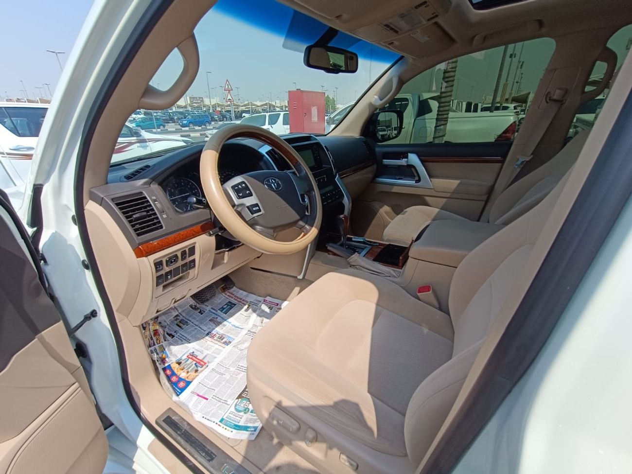 Toyota Land Cruiser VXR The car is very good, in perfect condition, looks clean from the inside and outside without any 