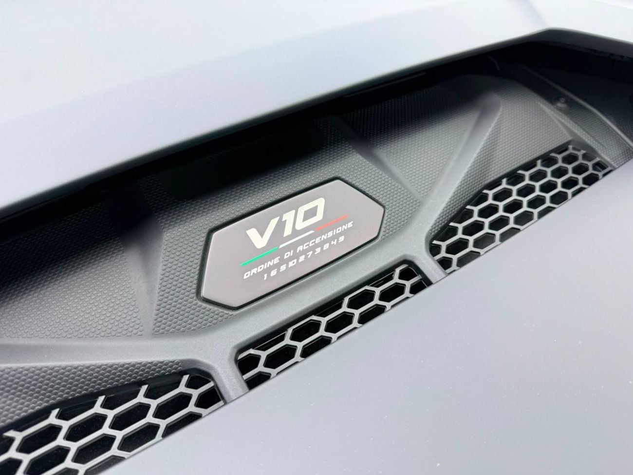 لامبورغيني هوراكان 2024 Lamborghini Huracan Sterrato LP-610-4, Warranty, Full Service History, Very Low Km, Japanese