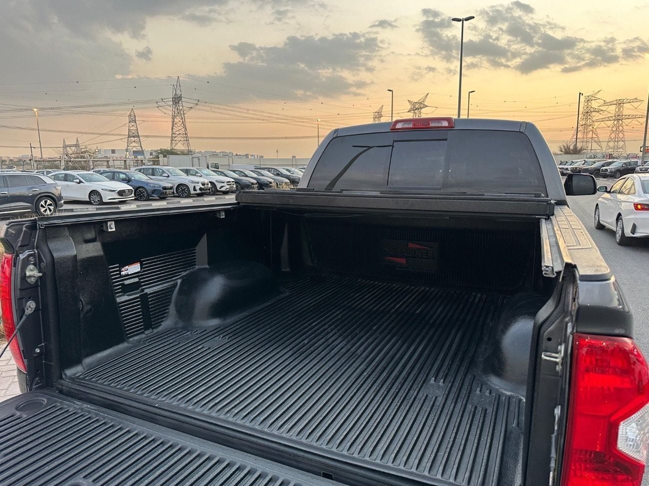 Toyota Tundra STD (NON GCC) Std 5.7L