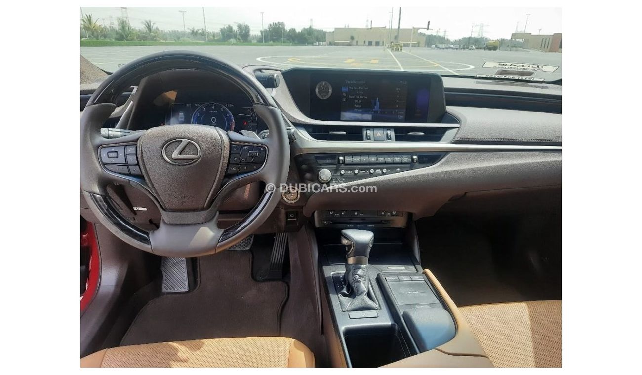 Lexus ES250 Platinum Platinum Lexus ES250 model 2021 very celen car