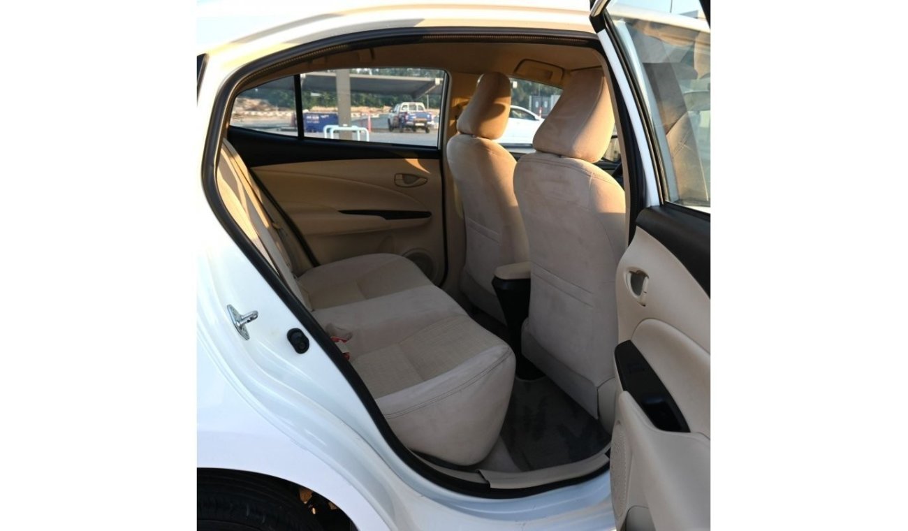 Toyota Yaris 2019 (GCC ) very good condition without accident original paint