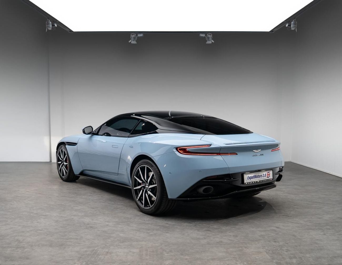 Aston Martin DB11 V8 Coupe