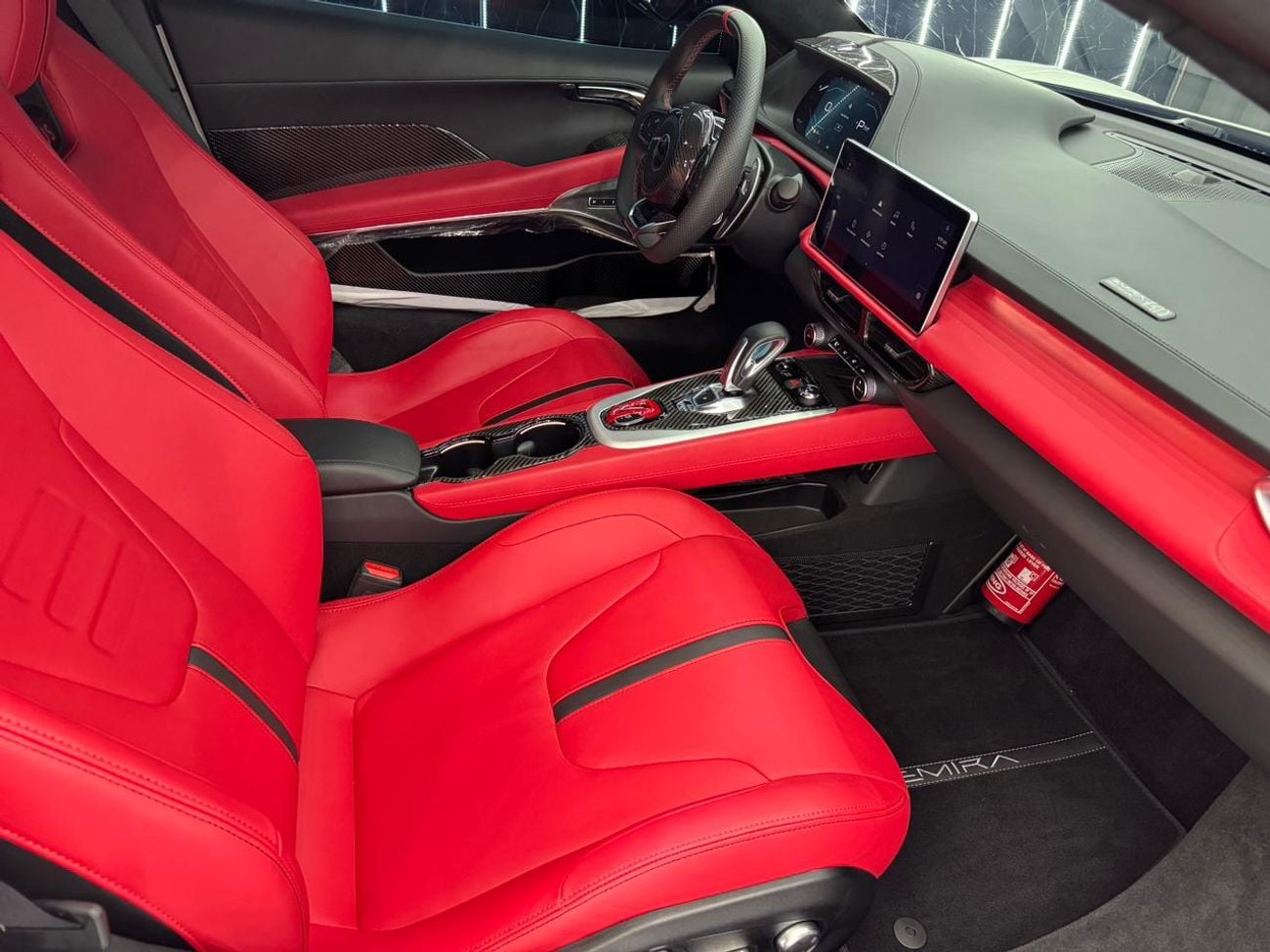 لوتس أميرة Emira - 2.0L,360Hp,8- Speed Automatic,RWD