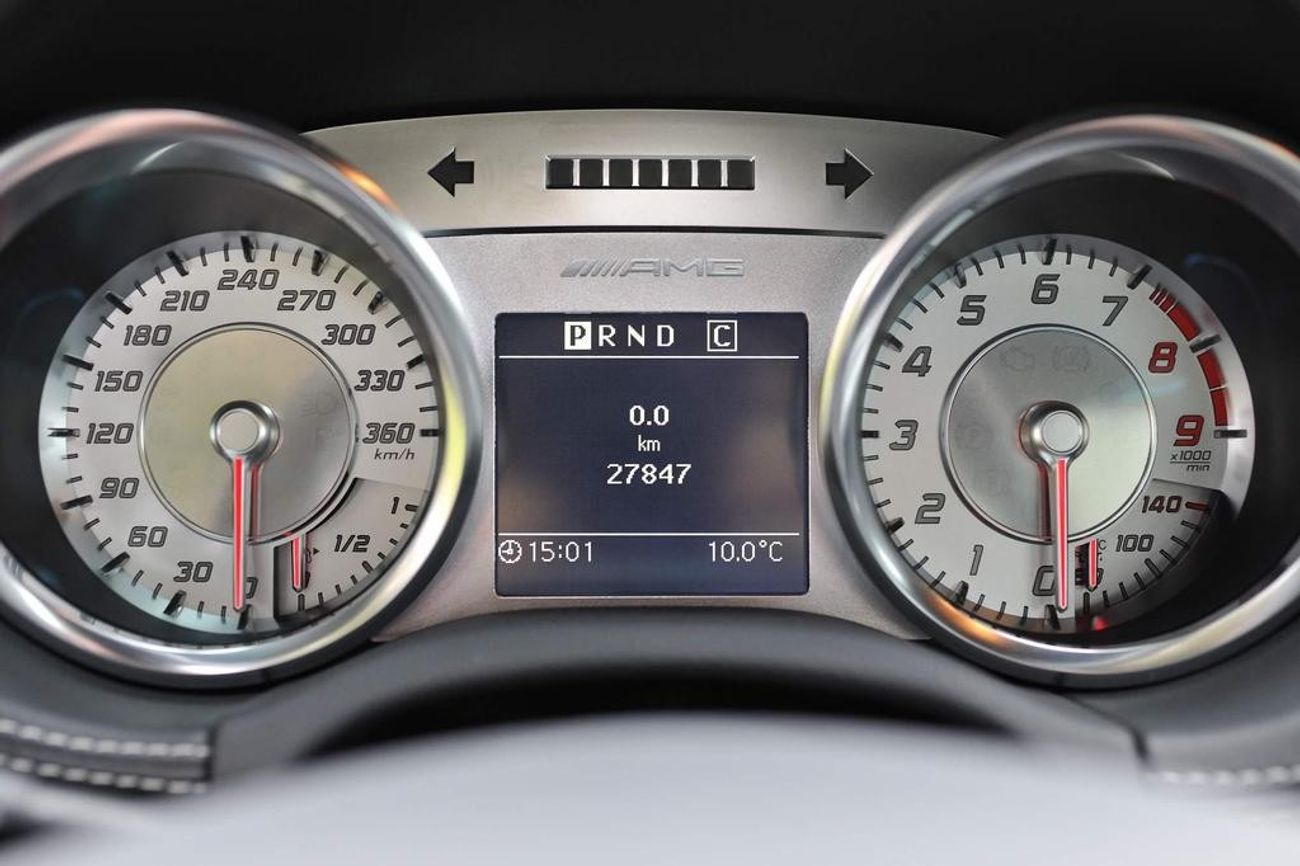 Mercedes-Benz SLS AMG Std 6.2L EUROPEAN SPEC Mercedes SLS in great condition