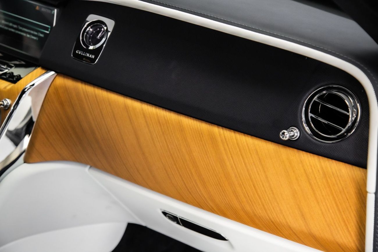 Rolls-Royce Cullinan Rolls Royce Cullinan Black Badge