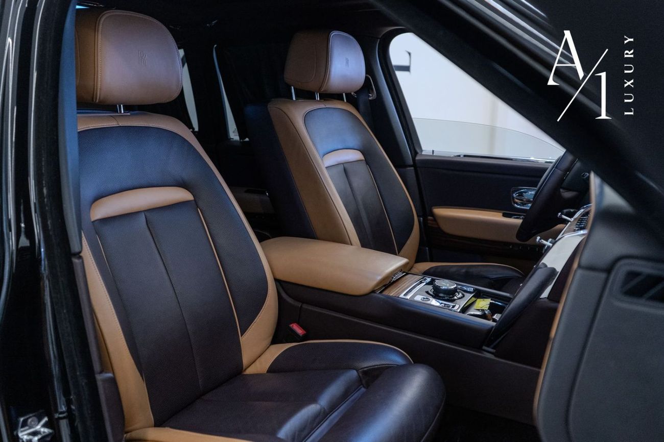 Rolls-Royce Cullinan 2019 Rolls Royce Cullinan, Warranty, Service History, Black Badge Kit, Full Options, GCC